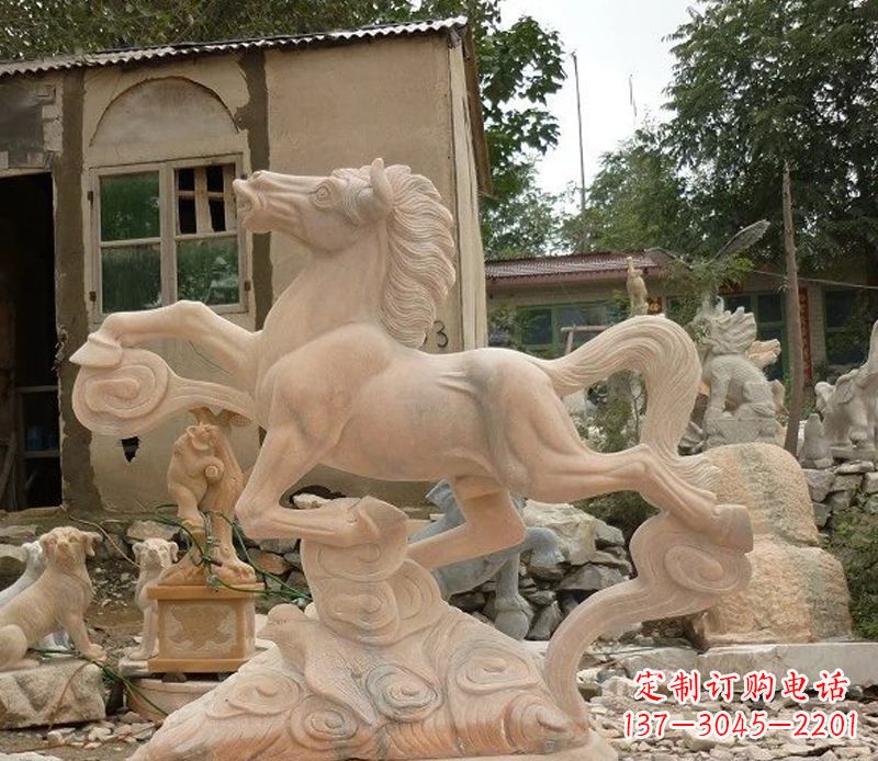 许昌奔马石雕晚霞红动物雕塑