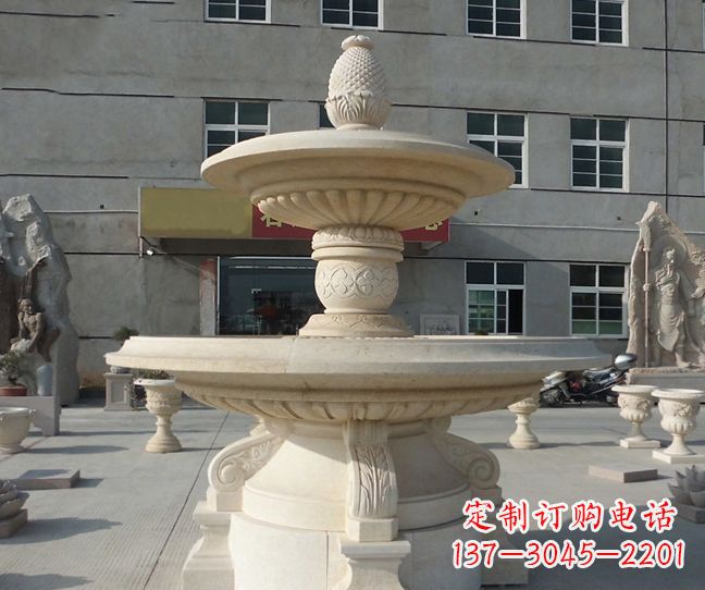 许昌菠萝雕塑点缀小区景观的精美艺术品
