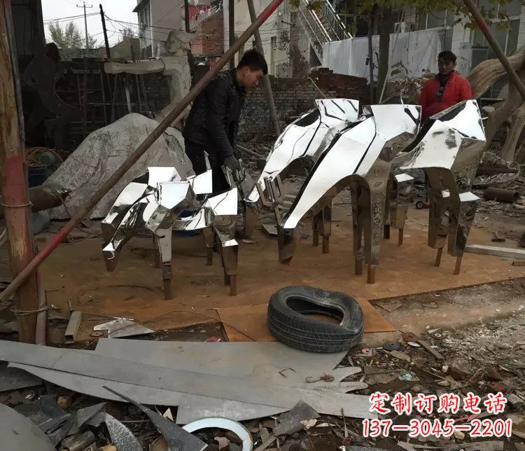 许昌不锈钢抽象小马动物雕塑