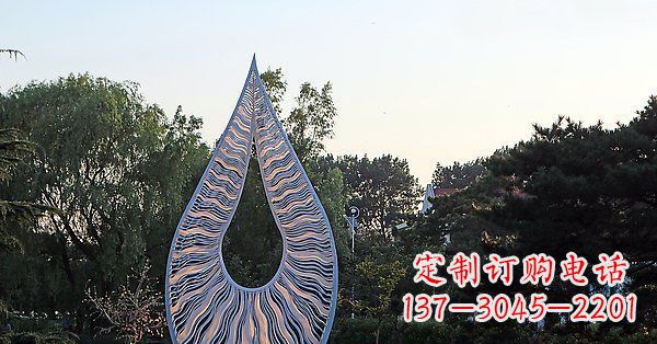 许昌水滴雕塑给公园带来流动的美