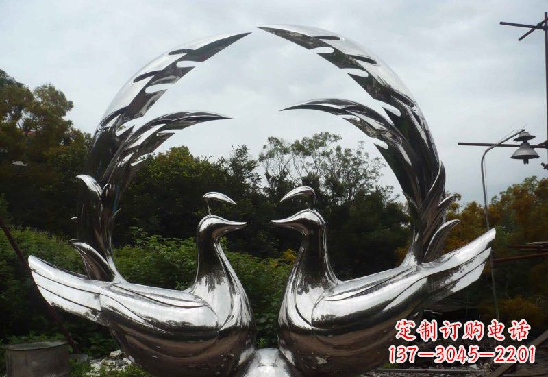 许昌不锈钢孔雀雕塑精致美丽的艺术品
