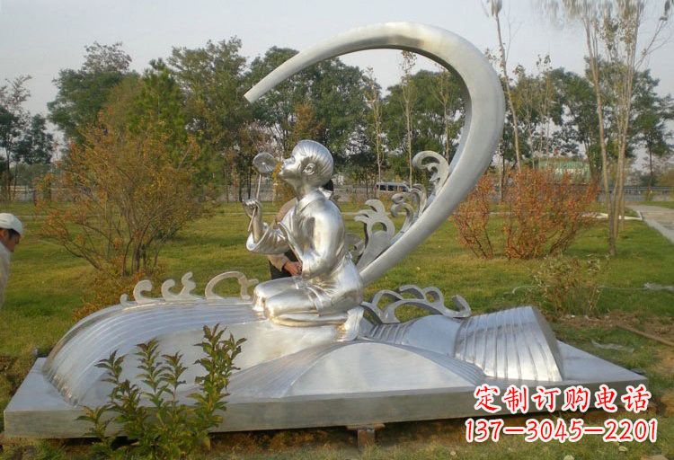 许昌不锈钢公园拿花朵的儿童雕塑