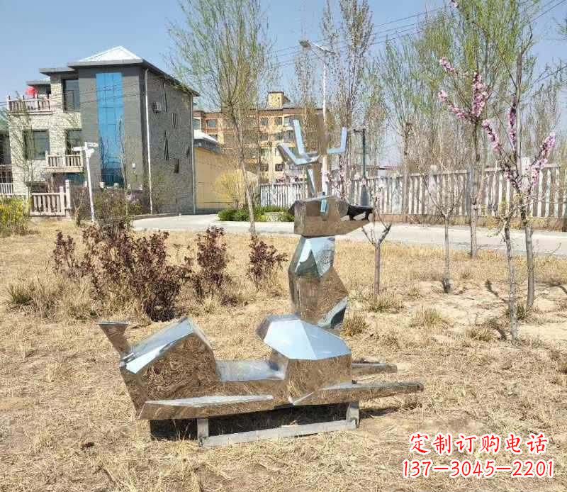 许昌不锈钢公园小鹿雕塑给公园带来温馨气息