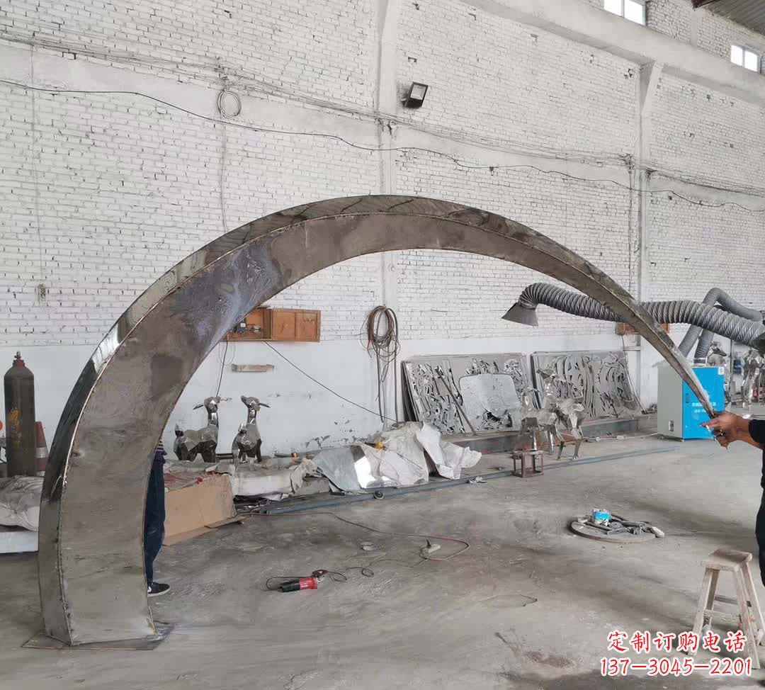 许昌不锈钢拱门半圆雕塑