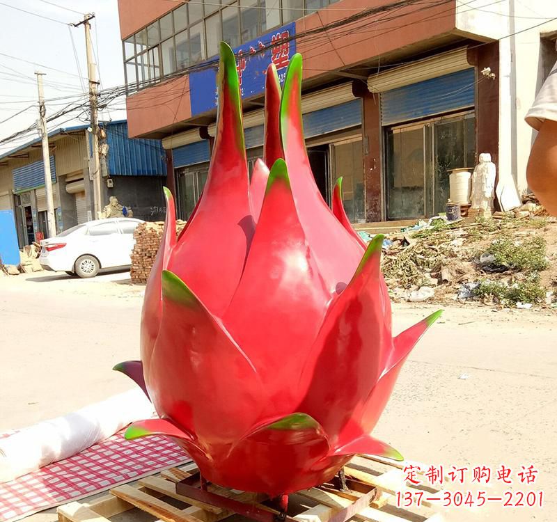 许昌精美不锈钢火龙果雕塑