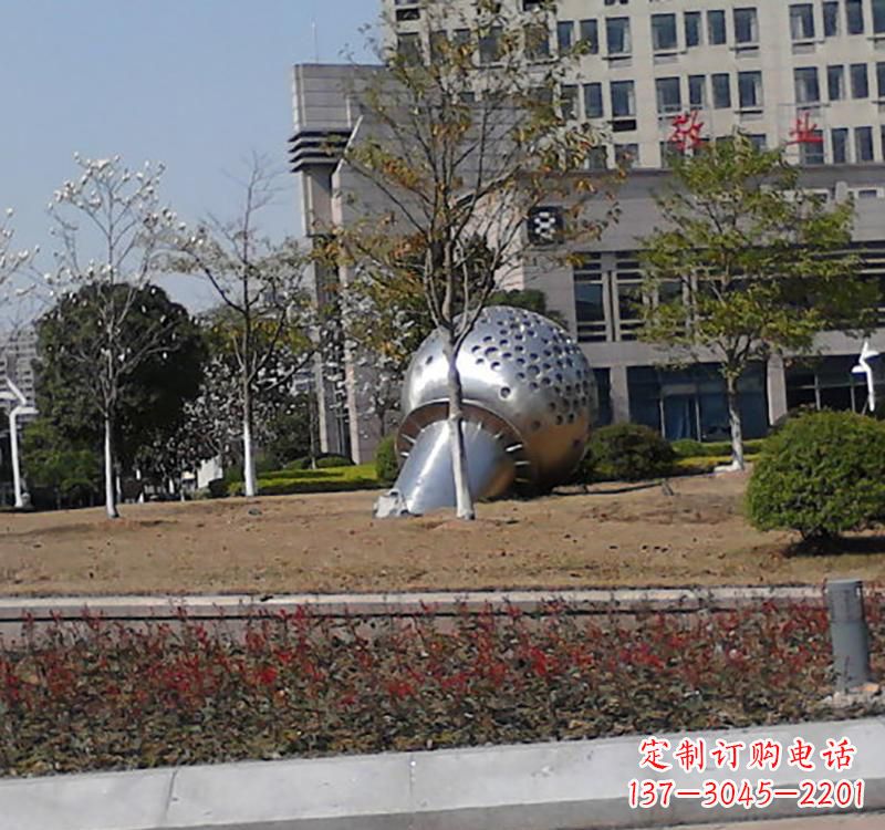 许昌不锈钢话筒雕塑简约而又具有现代感