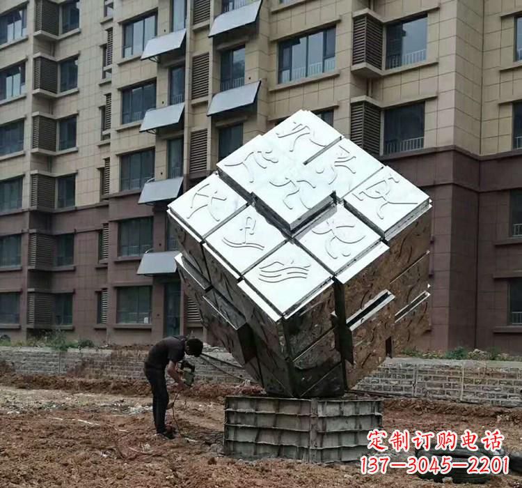 许昌不锈钢景观魔方雕塑——现代科技的精妙结合