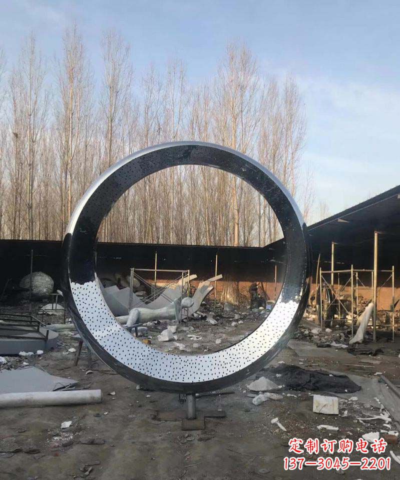 许昌不锈钢圆环雕塑抽象美的体现