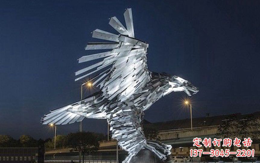 许昌金色老鹰展翅飞翔——不锈钢老鹰抓球广场景观雕塑
