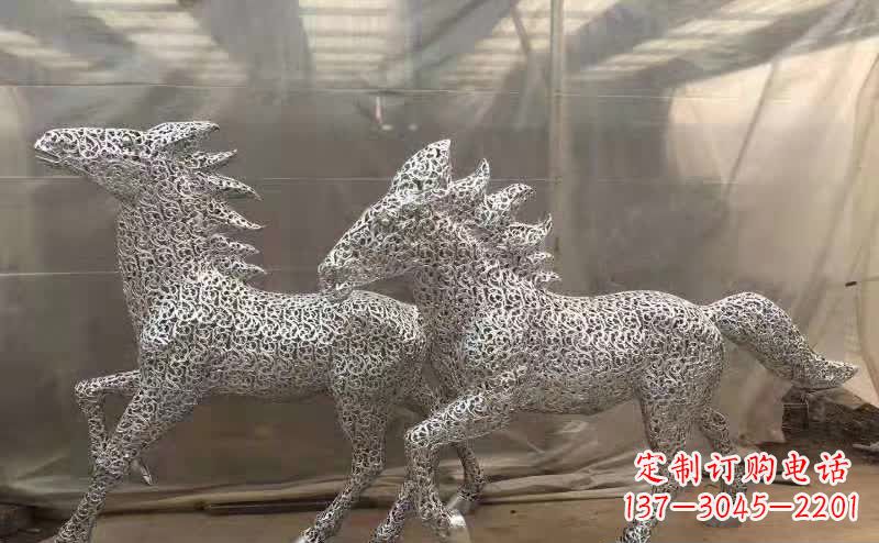 许昌不锈钢马雕塑精美而又富有动感