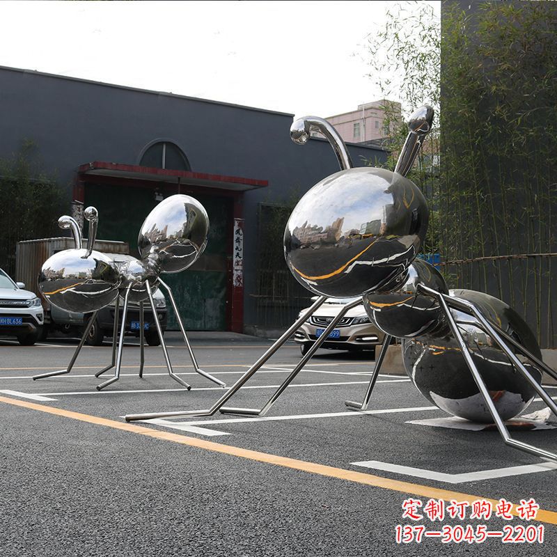 许昌蚂蚁雕塑给城市街道带来活力