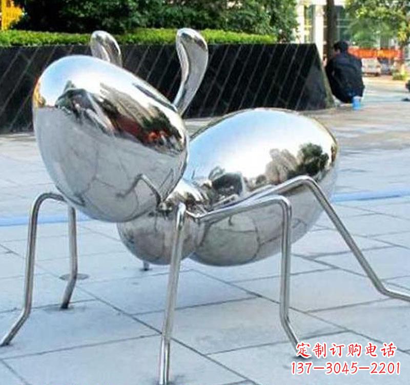 许昌不锈钢蚂蚁雕塑一座象征努力的艺术作品