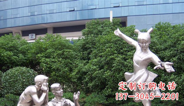 许昌不锈钢制作的儿童踢毽子雕塑