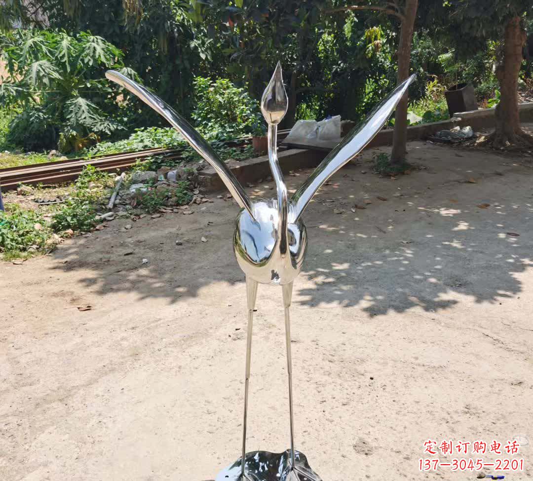 许昌不锈钢仙鹤雕塑——传承灵动之美