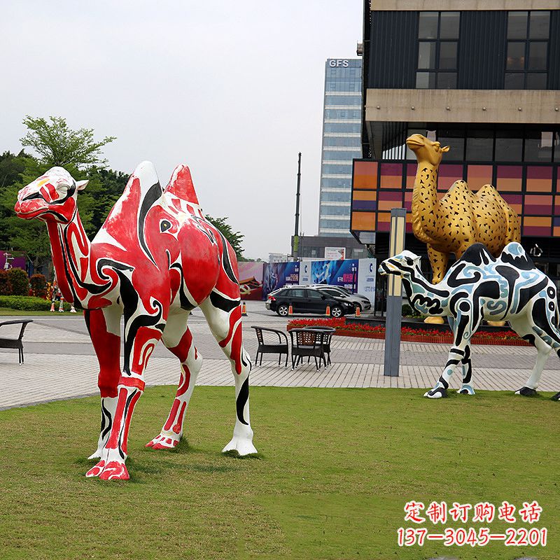 许昌彩绘骆驼不锈钢雕塑城市园林的精美装饰