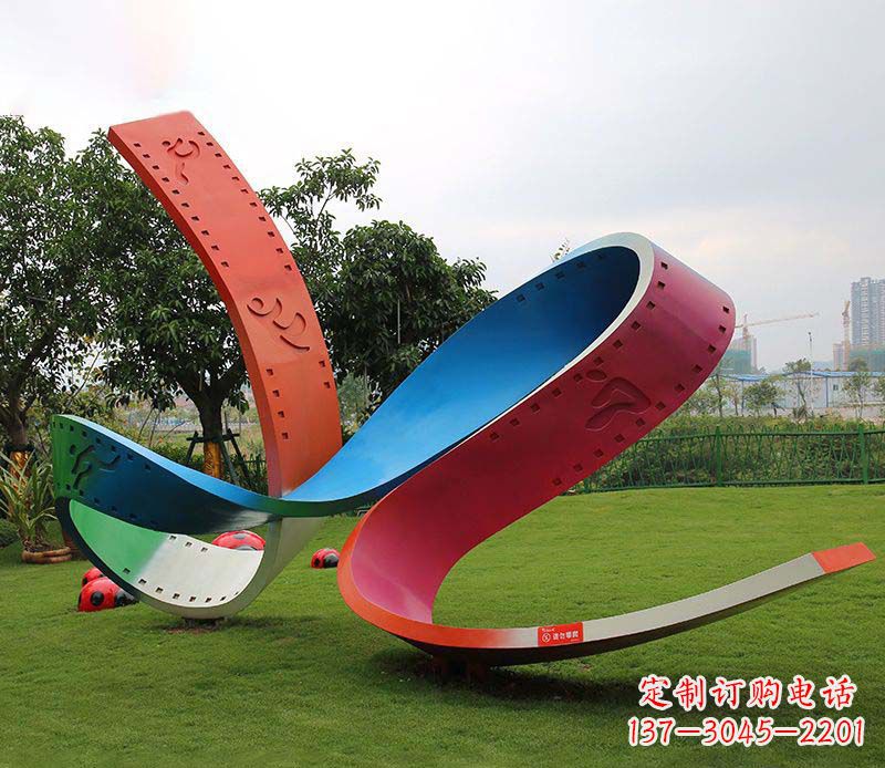 许昌彩色不锈钢胶卷雕塑