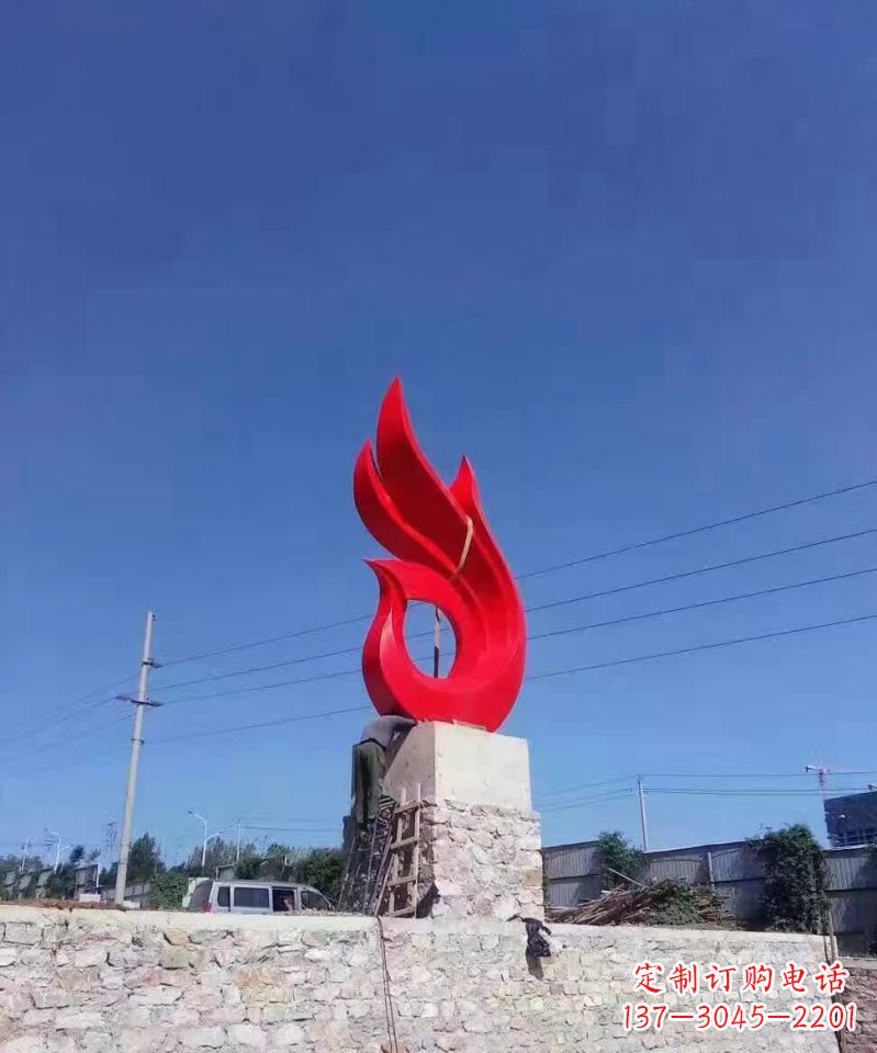 许昌凤凰雕塑点缀城市的不锈钢景观