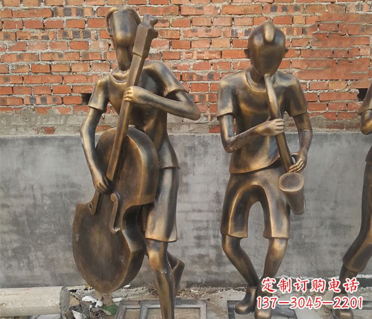 许昌雄伟屹立——萨克斯铜雕