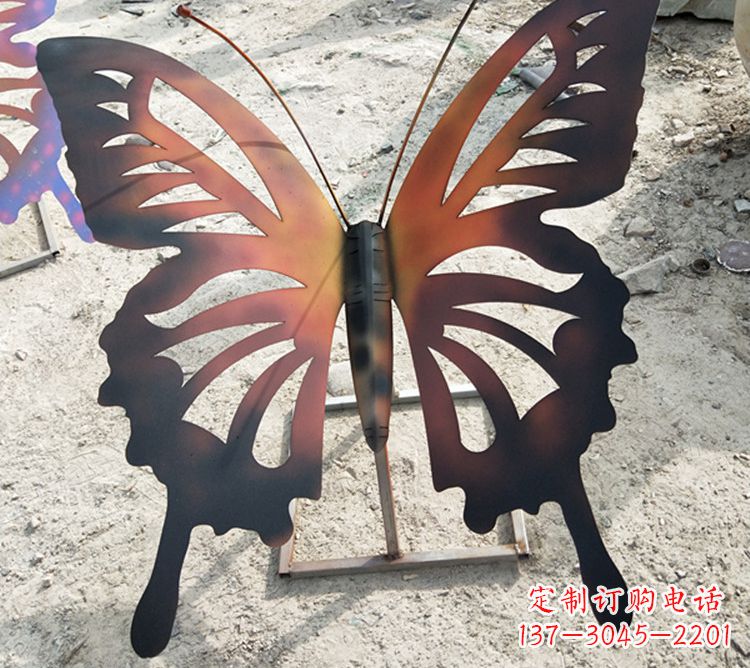 许昌大型不锈钢铁艺蝴蝶雕塑,户外公园园林彩色昆虫摆件