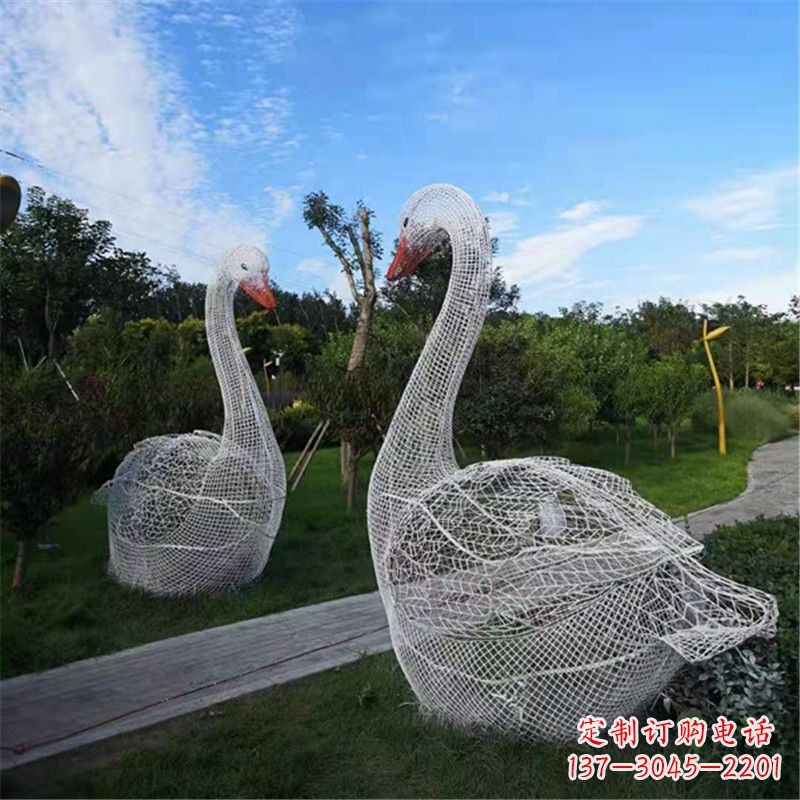 许昌大型网格天鹅景观动物雕塑摆件(天鹅爱心门)