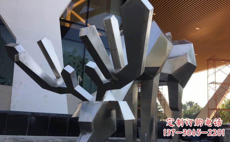 许昌聚体雕塑抽象几何驯鹿