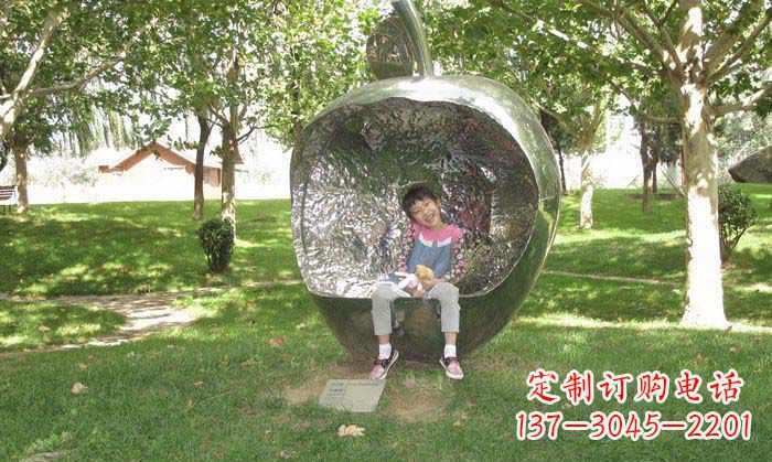 许昌精致雕刻不锈钢苹果座椅雕塑