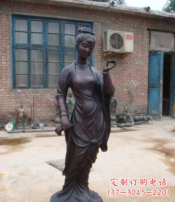 许昌古代美女公园人物铜雕