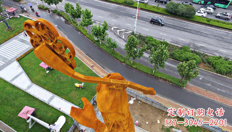 许昌广场叼着钥匙的鱼景观铜雕