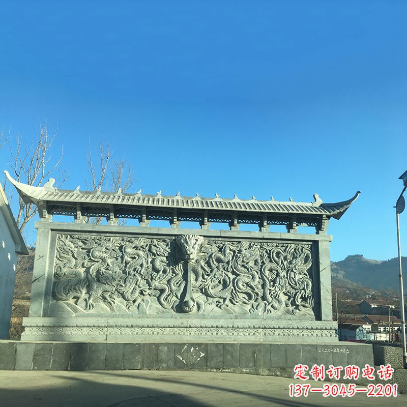 许昌青石九龙壁，精美雕塑饰衬城市广场