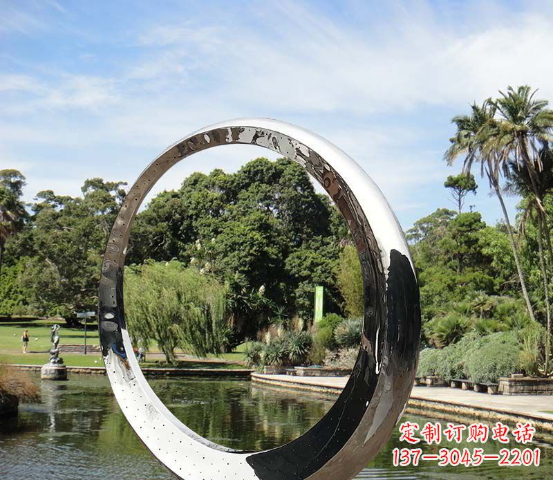 许昌水景不锈钢镜面圆环雕塑