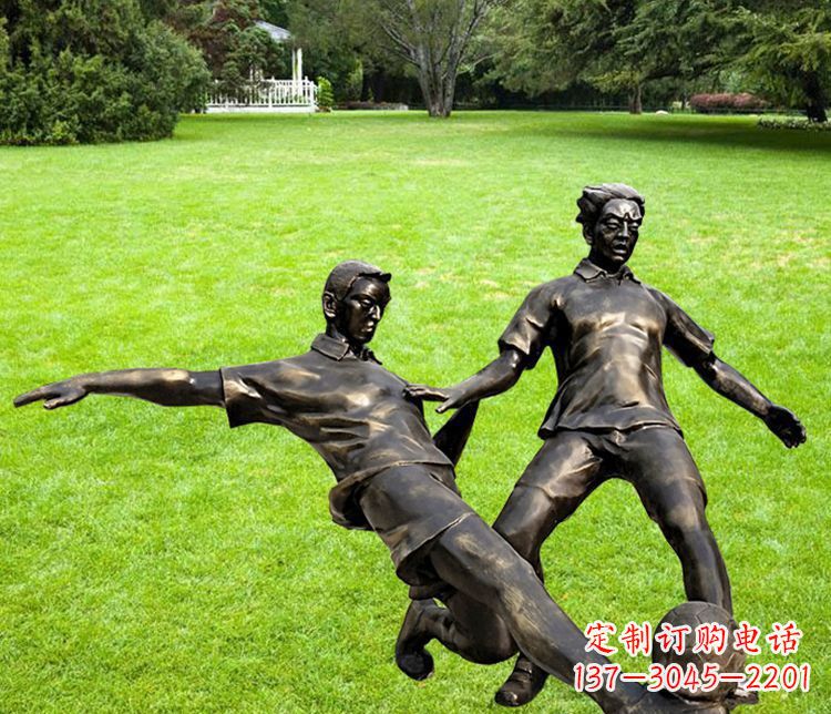许昌踢足球的人物铜雕