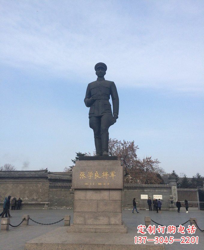 许昌铜雕张学良近代名人雕塑