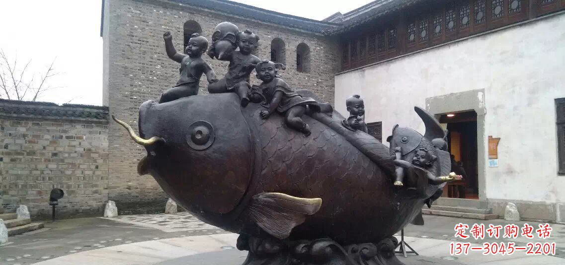 许昌小孩骑鱼铜雕