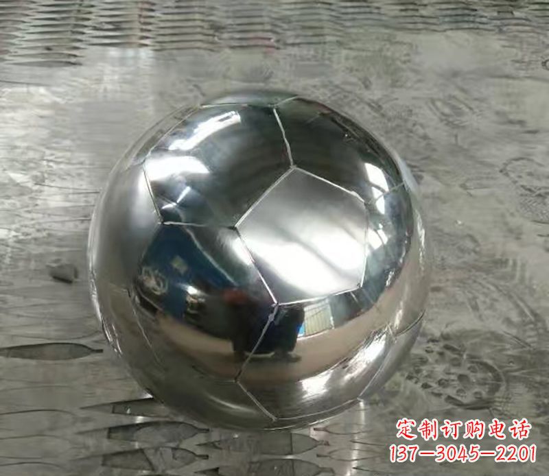许昌足球不锈钢体育器材雕塑